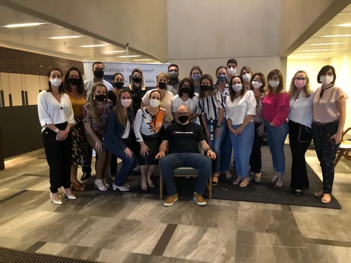Foto de turma do curso de placas oclusais com Prof. Ricardo Tanus